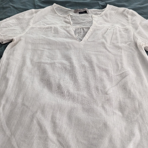 Tex by Max Azria Silver Threaded Top - Picture 10 of 10